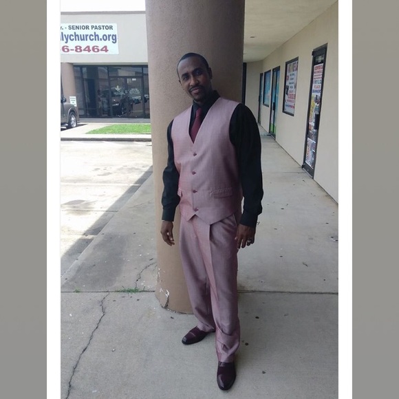 Meet your Posher, Cedric - Picture 1 of 1